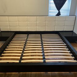 King Bed no mattress