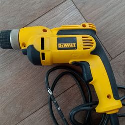 Dewalt 3/8 Keyless Chuck Drill