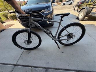 Giant mt bike 29/2 xl