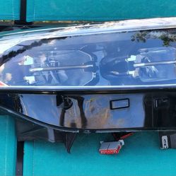 Ford Explorer Headlamp 2020-23 Right Side OEM LED 