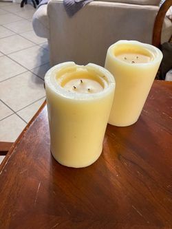 2 big candles