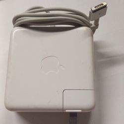 Apple Laptop Chargers 20v 4.25 A