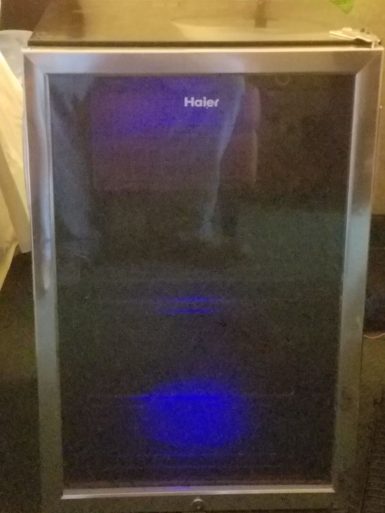 Haier beverage center (mini fridge)150 12oz can capacity model # HBCN05FVS