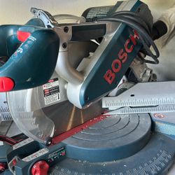 Bosch Miter Saw 12inch Great Condition Light Use