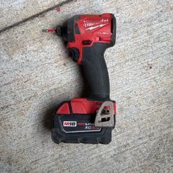 Milwaukee Fuel Impact Drill With Battery 