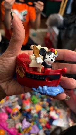 Minnie Mouse Steamboat Toy Figure