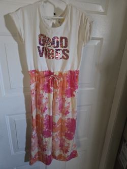 Size 6x/7   Cute girl jumpsuit white and pink and orange tie dye
From Smoke free and pet Free home
Brands: Jenna & Jessie
Great for school and parties