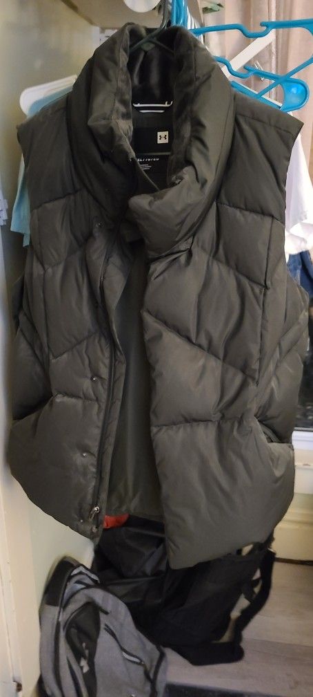 Under Armour Mens Vest.  XL