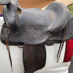 Saddle