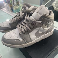 Air Jordan 1 Mid 
