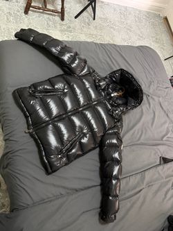 Men Moncler coat size 3
