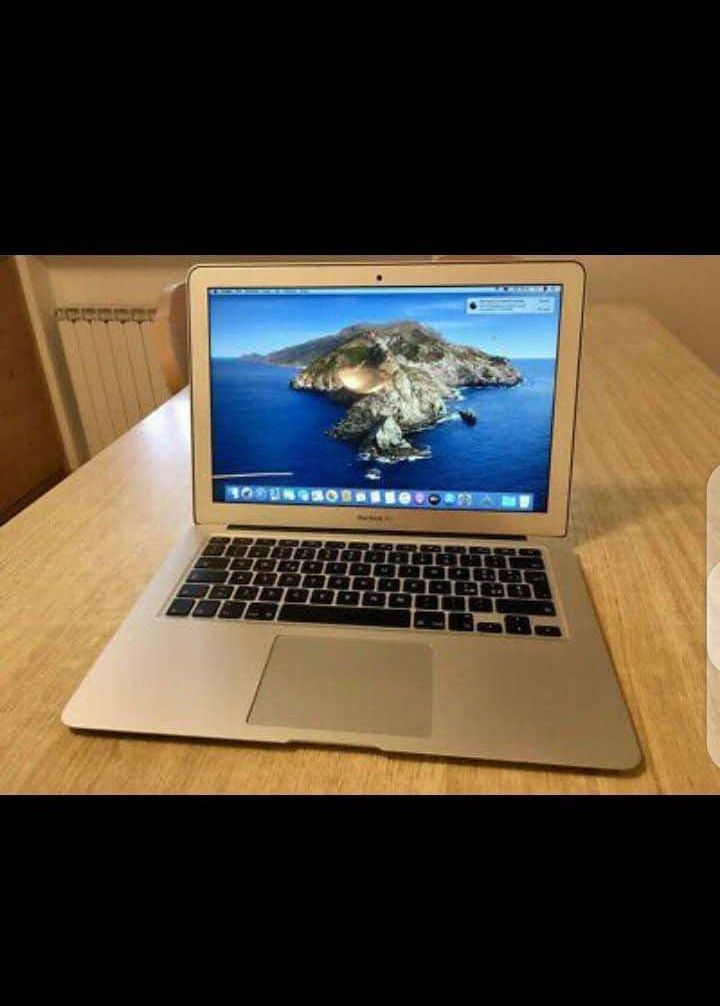 2012 MacBook Pro - 13 inch (with charger and case