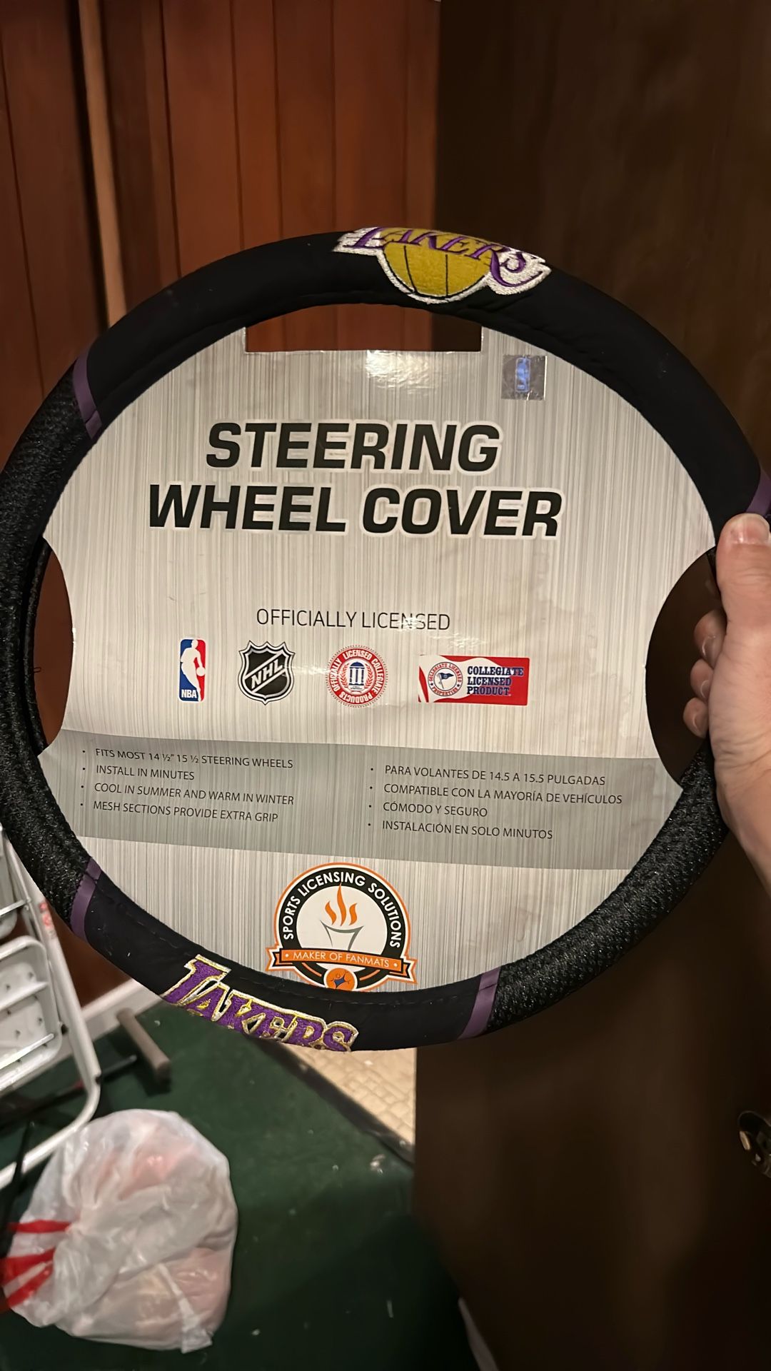LA Lakers steering wheel cover