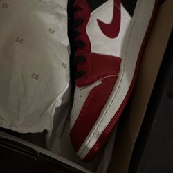 Air Jordan ones low Big Kids 