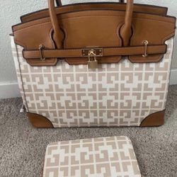 New Women's handbag set with matching wallet