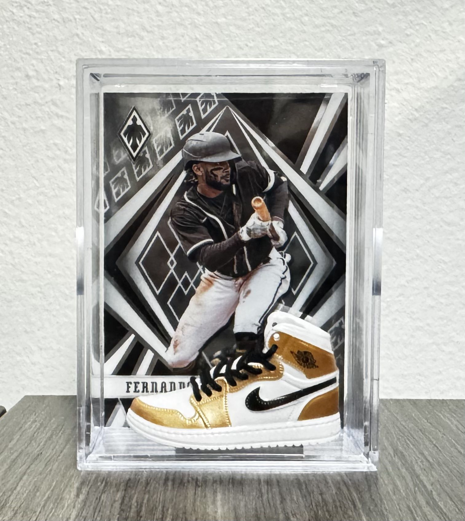 2021 Panini Chronicles Fernando Tatis Jr - Shoe Shadow box