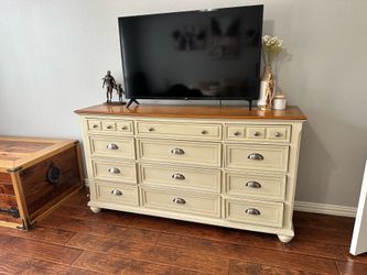 Queen Bedroom Set