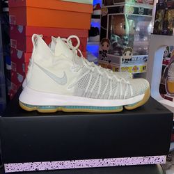 Nike Kevin Durant  Size 10 1/2 