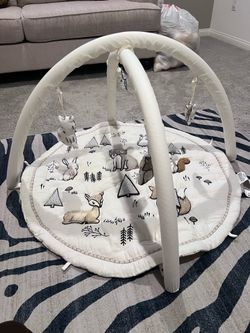 Crate and Kids tummy time mat