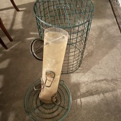 Caged Birdfeeder