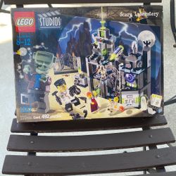 LEGO No. 1382 Scary Laboratory 