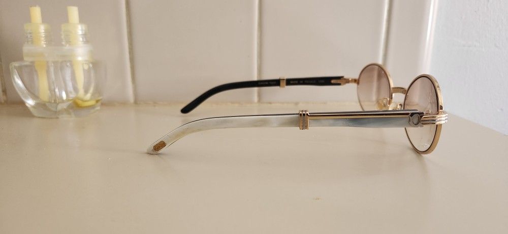 53 22 White Buffalo Horn Cartier With Transition Lens