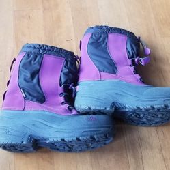 The North Face Youth Girls Snow Boots Size 5 $35