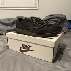 Travis Scott Velvet Brown 