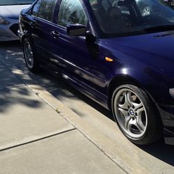2003 BMW325I 