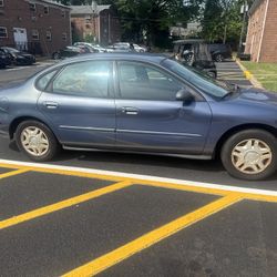 1999 Ford Taurus