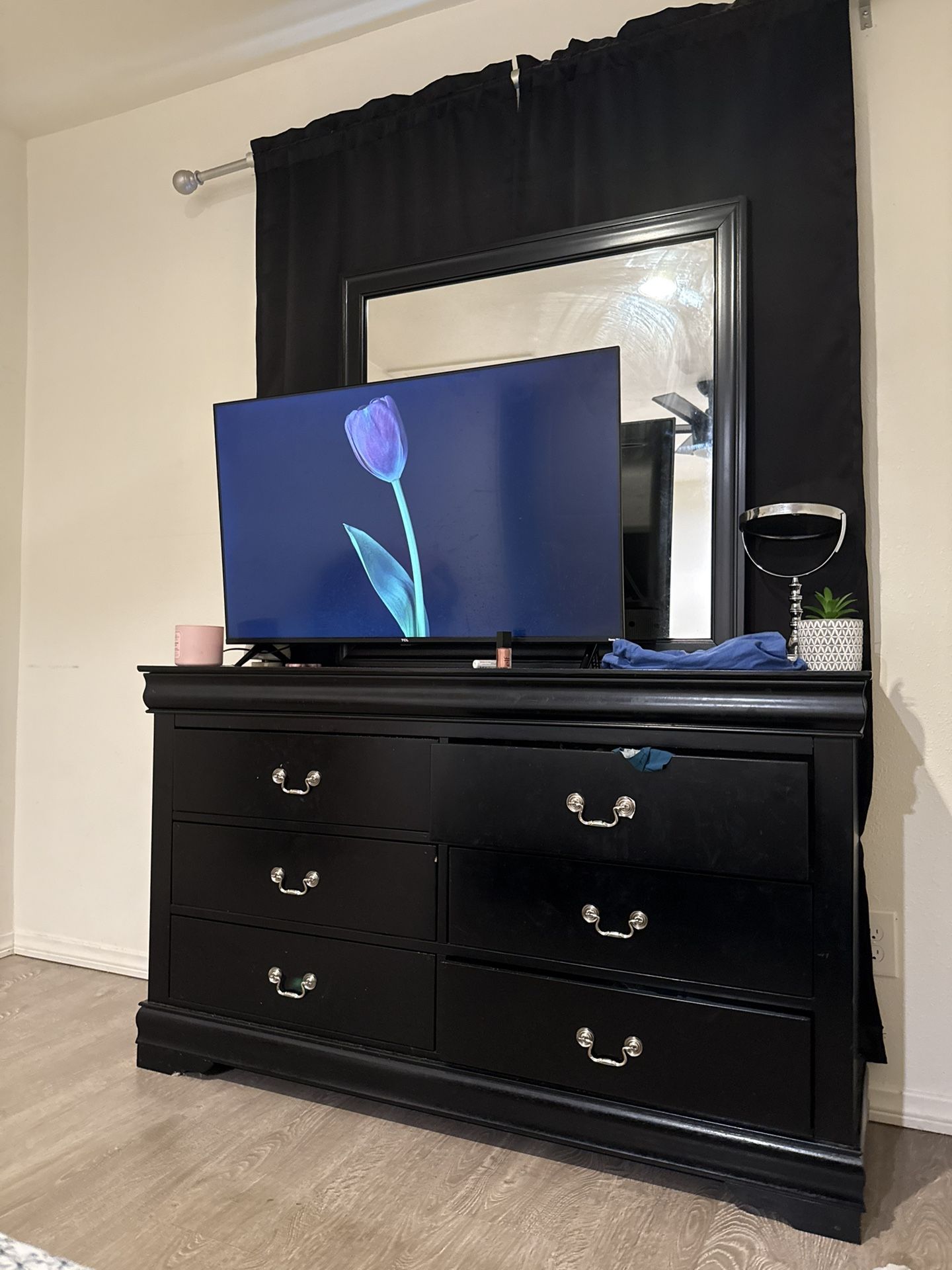 DRESSER WITH MIRROR