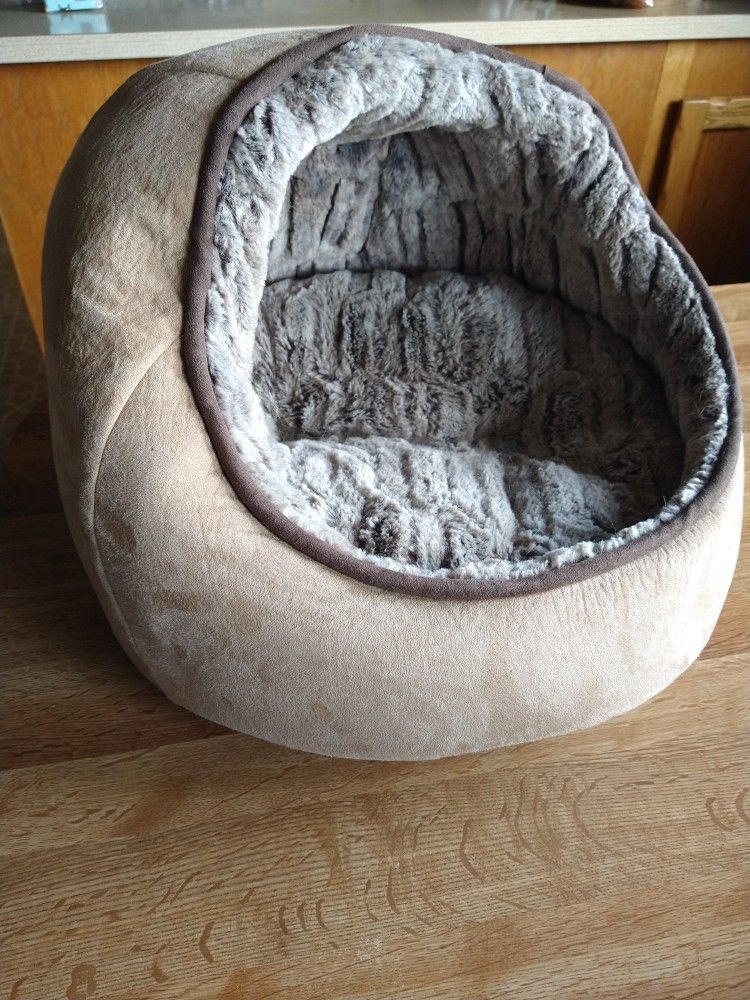 Cozy Cave Pet Bed Like New