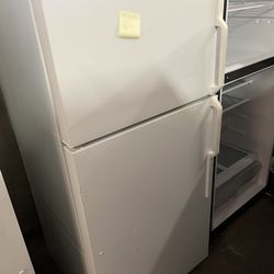 HOTPOINT Refrigerator 