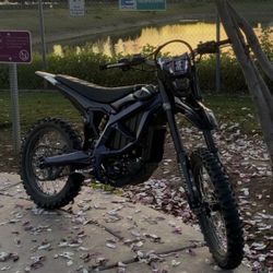 Surron Ultra Bee 2025