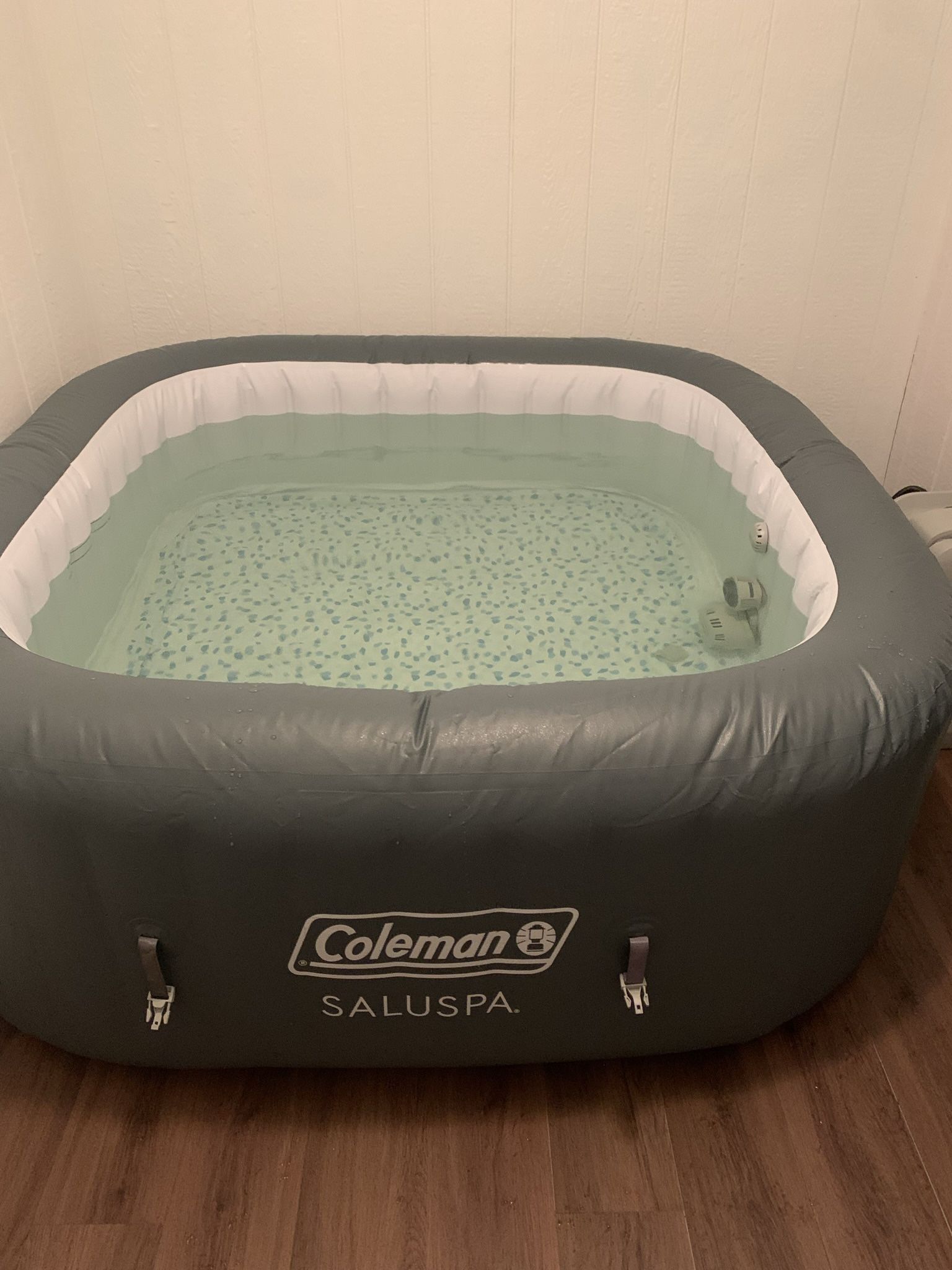 Coleman SALUSPA  5 Person Hot Tub