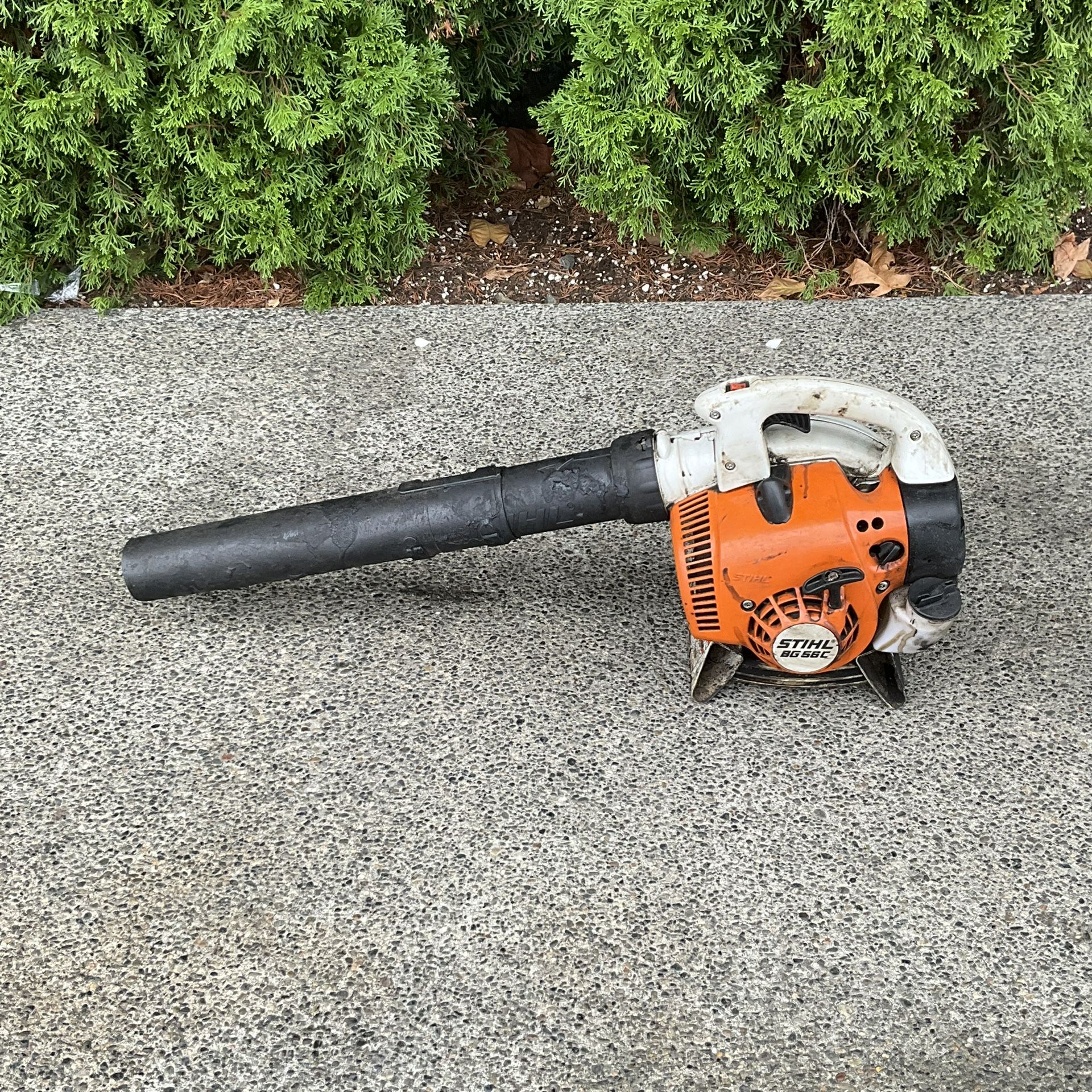 STIHL BG56C Gas Powered Handheld Leaf Blower