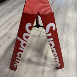 Supreme Lucano Step Ladder