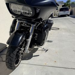 For sale Harley Davison  2022 road glide