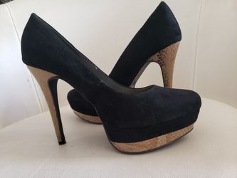 Anne Michelle Black Swete and Gold Size 8.5