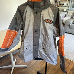 HARLEY DAVIDSON MENS AND WOMENS ORANGE AND SILVER WATER RESISTANT MATCHING RAIN SUIT SET