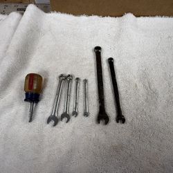 4 Proto Wrenches 2 Mechanics Choices Wrenches 1 Craftsman Flat head Screwdriver  Be sure to take a look at all the other items I have listed for sale 