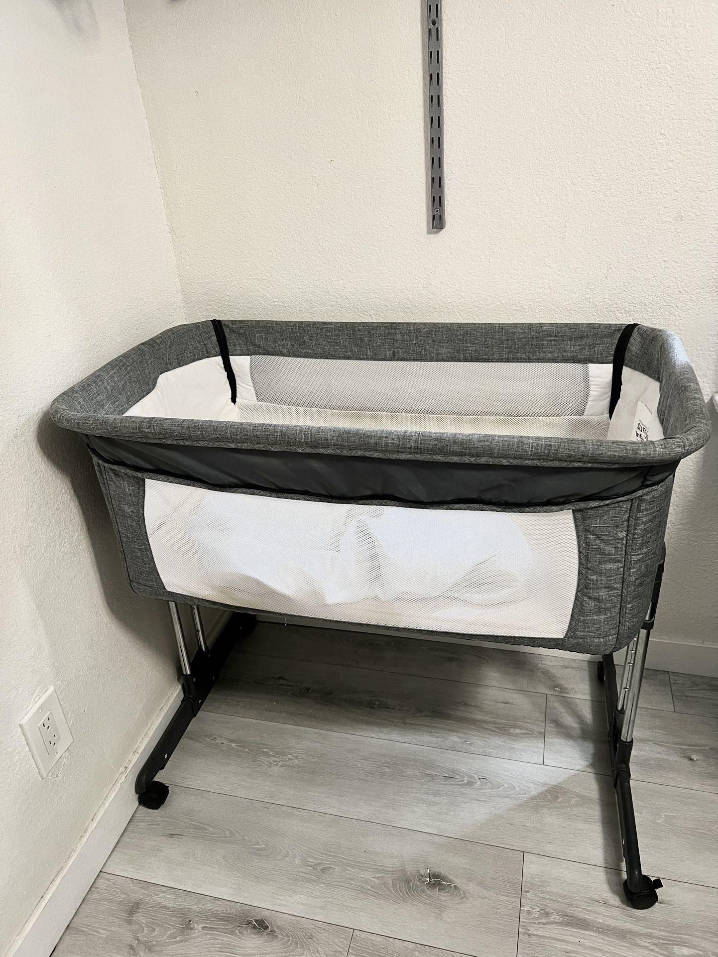 Mika Micky Baby Bassinet 