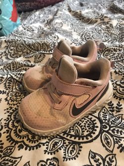 Girls Nikes