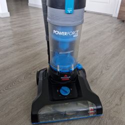 Bissel Powerful Vacuum Large Capacity 