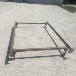 Twin   Size  Bed 🛌 Frame In Perfect Condition 