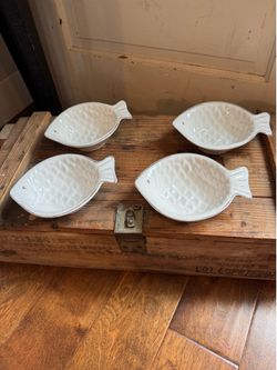 Sigrid Olsen Melamine Fish White Brown Trim Snack Dip Dessert Bowls Set of 4