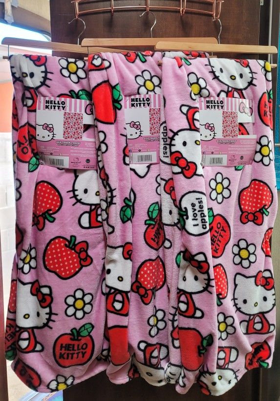 HELLO KITTY BLANKETS