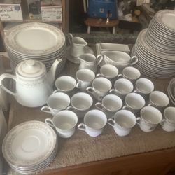 Porcelain Kentfield & Sawyer 87 Pieces JChina Sets