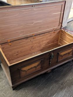1930'5-40's Hope Chest/Trunk With Key