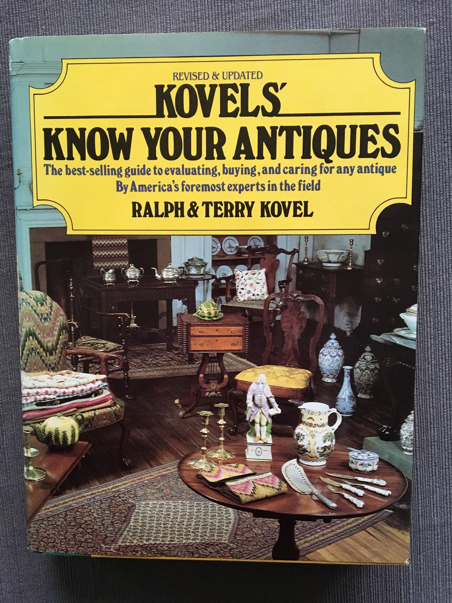 Kovels’ Know Your Antiques, bestselling reference book on antiques, 365 pages 300+ photos, 1981, new condition, hardcover